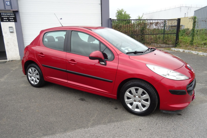 PEUGEOT 207