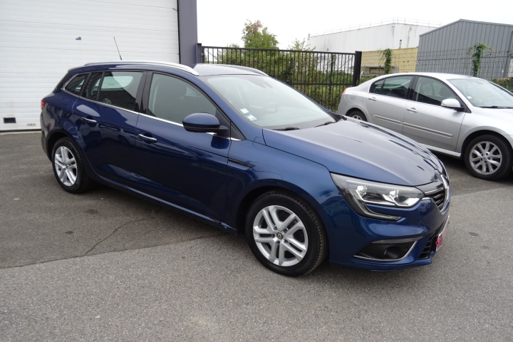 RENAULT MEGANE IV ESTATE BUSINESS